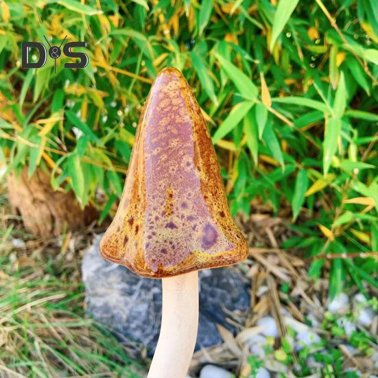 Pflanzeinsatz Keramikpilz, bunt glasierte Pilzdekoration, handbemalte Fliegenpilz-Skulpturen für die Dekoration des Feengartens im Freien