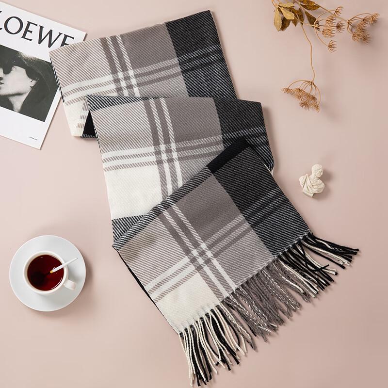 

Aisi Yalan Skin-friendly Plaid Scarf