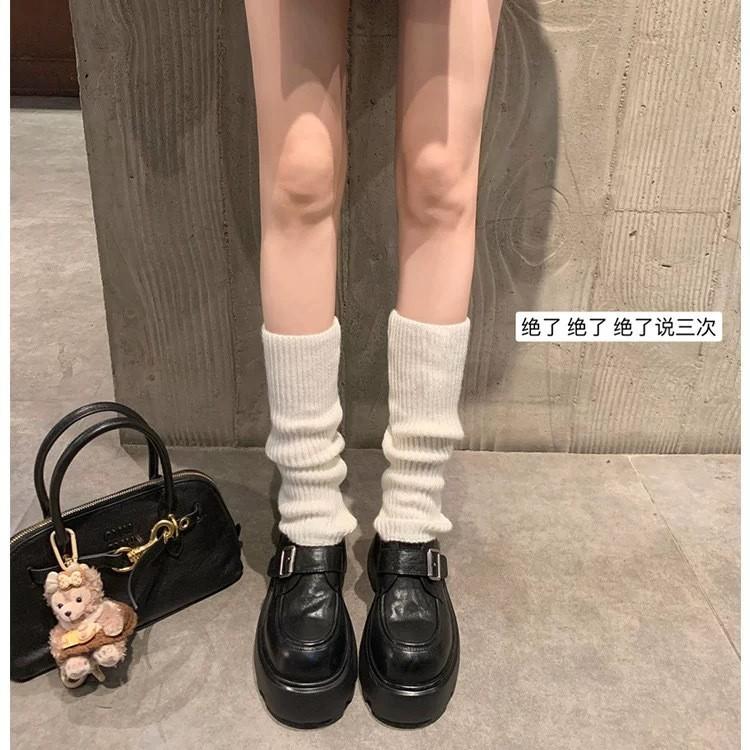 Retro leather washed shrinkage round head thick sole thick heel belt buckle loafers women's autumn and winter small leather shoes single shoes