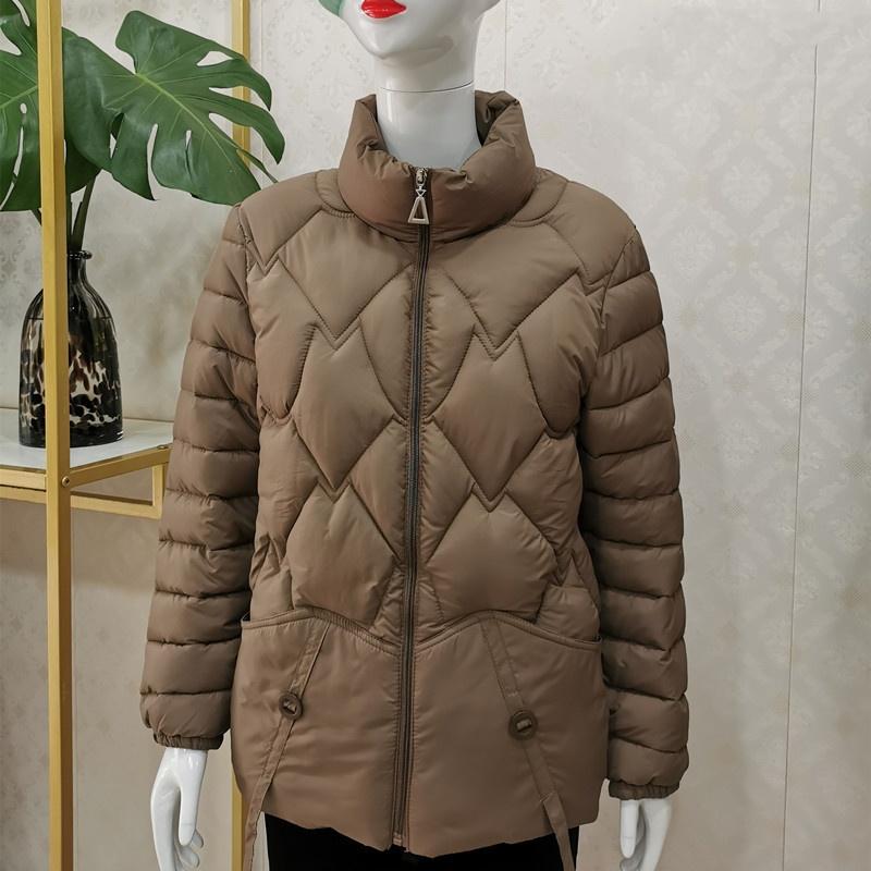 Damen Herbst- und Winter Daunen Baumwolle Gepolsterte Kleidung Übergröße Mutterbekleidung Maillard Gepolsterte Kleidung
