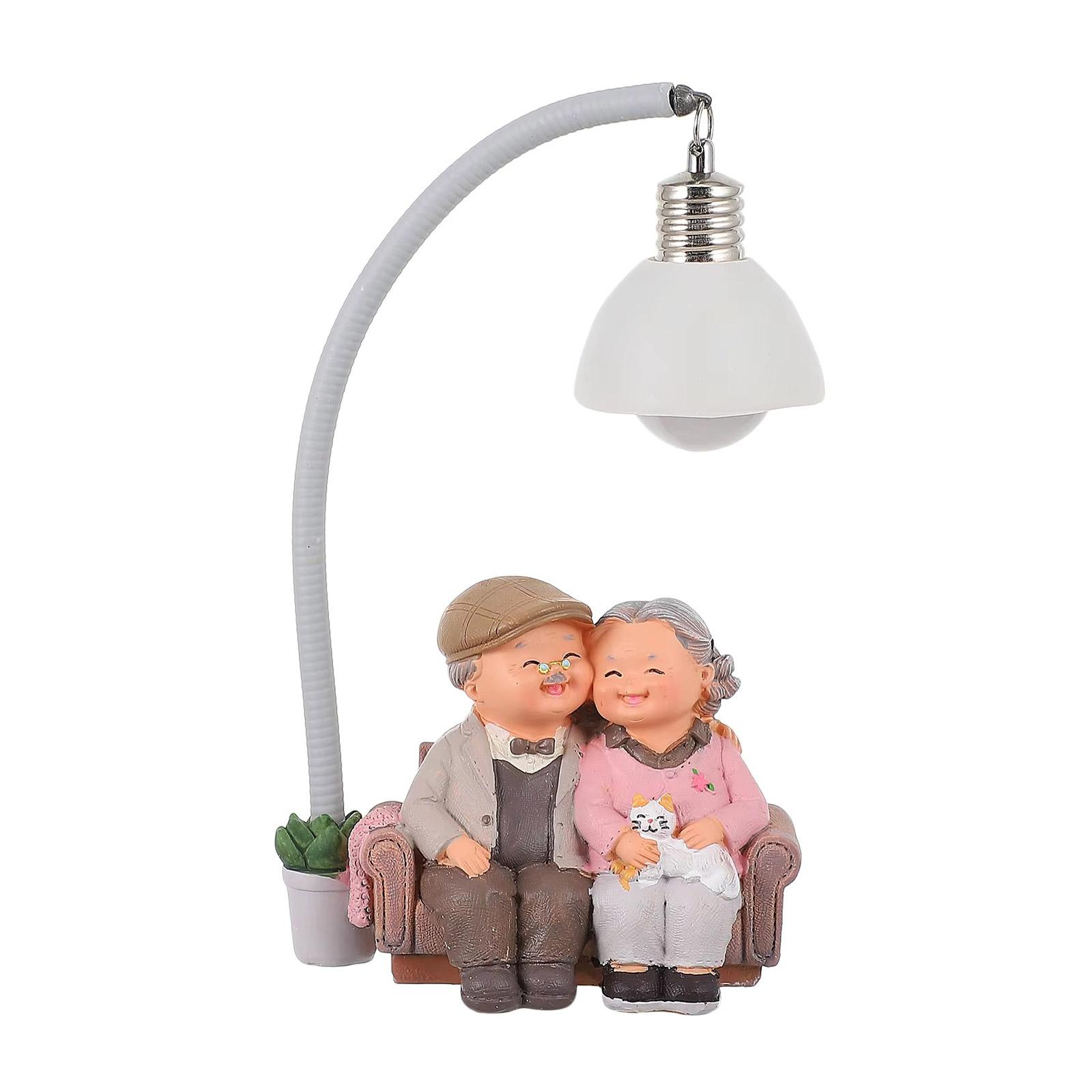 

Resin Old Married Couple Adornment with LED Light Elderly Couple Figurine for Bedroom or Living Room Decoration B