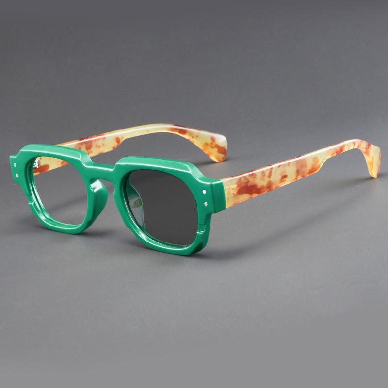 Photochromic Reading Glasses Stylish Oversized Frames Grey-Tinted Presbyopia Glasses Trendy Eye Protection For Men And Women