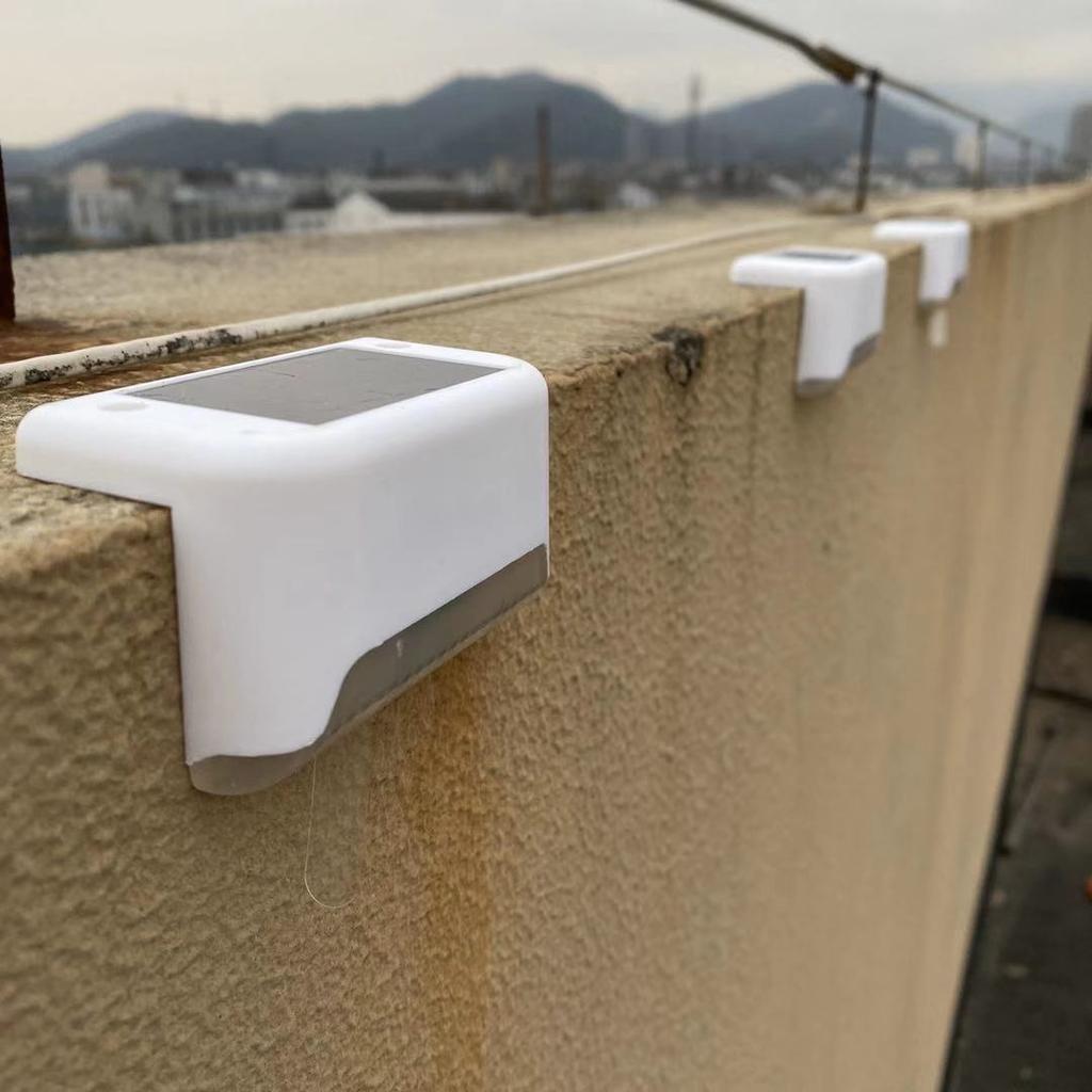 1 Stück Wasserdichte Solarbetriebene LED-Leuchte Solar-Geländerleuchte Weg Treppe Außen Garten Terrasse Zaunleuchten Balkonleuchte Dekoration