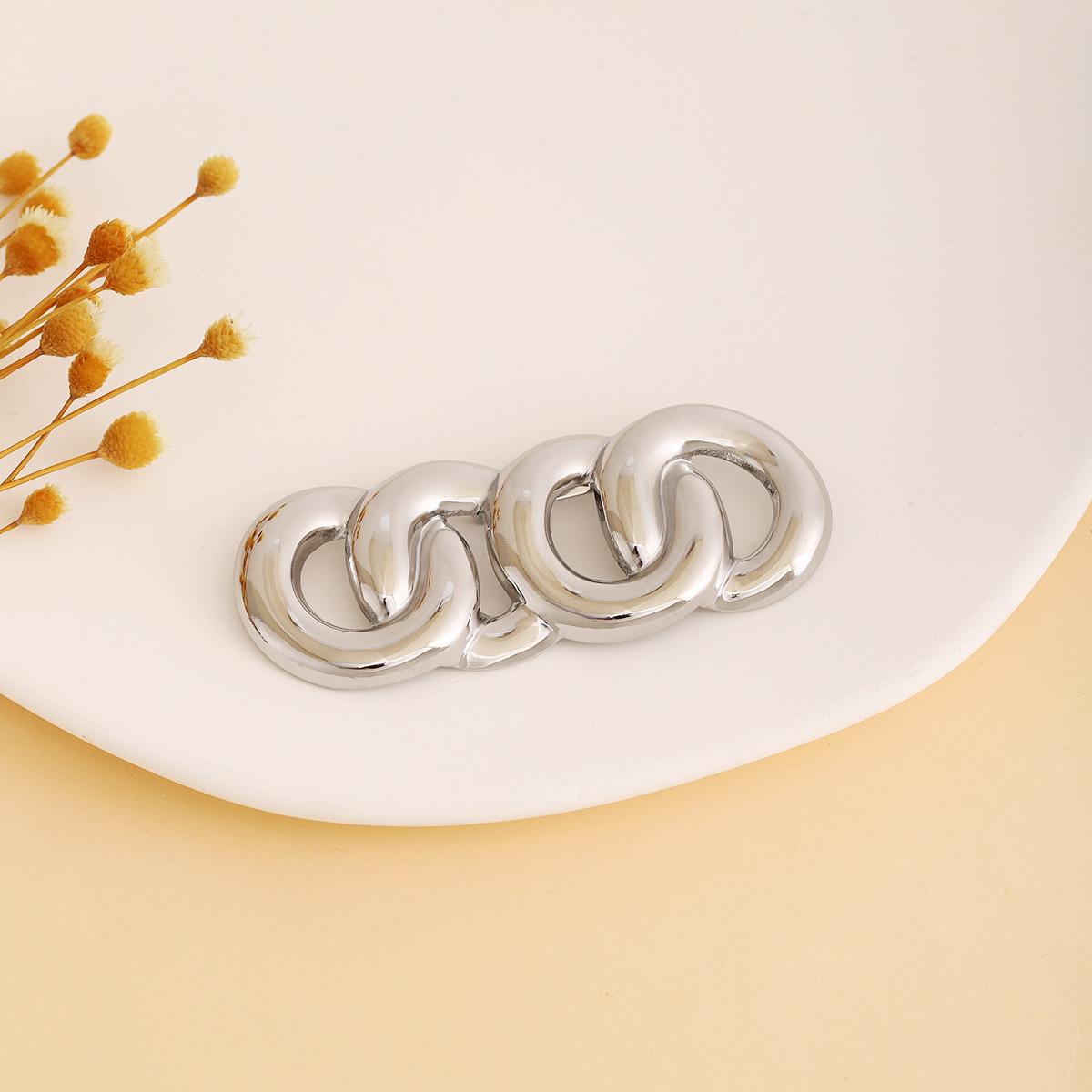 Light Luxury High-End Round Geometric 4-Section Chain Brooch Metal Hollow Fashion Design Clothing Chest Decoration