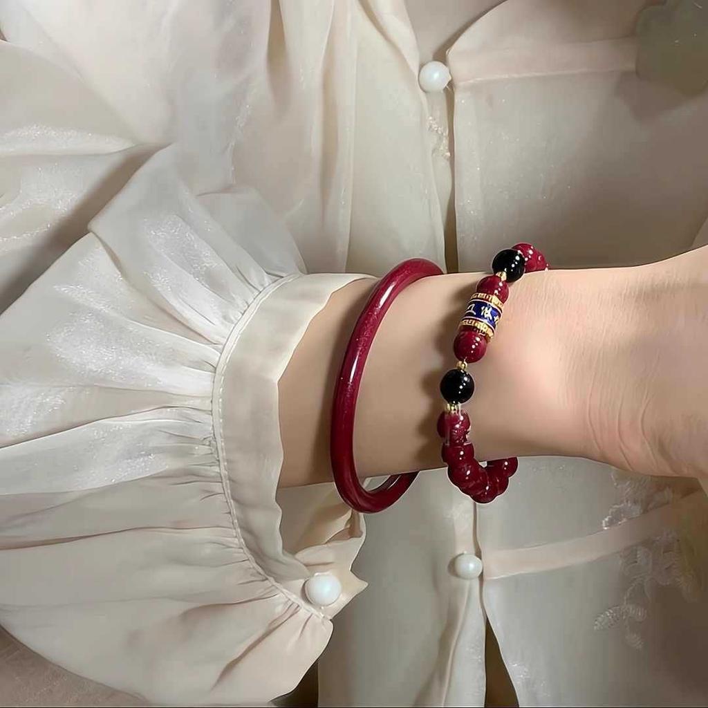 Cinnabar Red Beaded Bracelets Can Be Stacked with a Sense of High-end Personality and Trendiness
