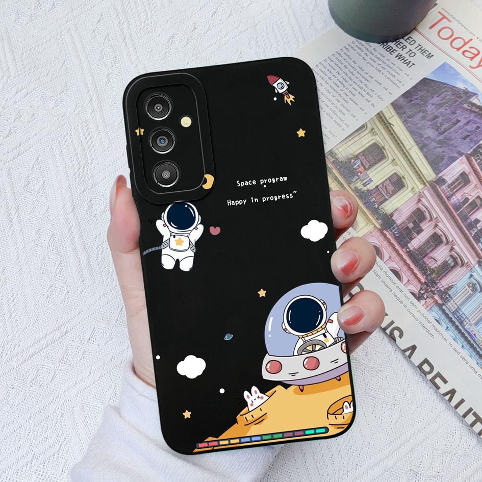 Śliczne astronauta etui do Samsung Galaxy A02 A03 A04 A12 A13 A14 A31 A51 A71 M54 kwadratowy płynny silikon tylna pokrywa do Samsung Galaxy zderzak Fundas