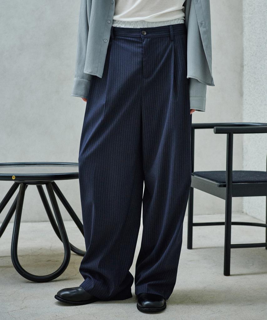 GLW Double-Pleat Wide Striped Slacks Navy