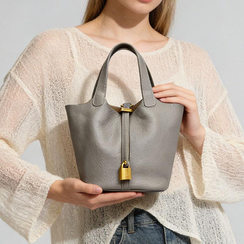 Bucket Bag Leather Messenger Bag Simple Texture Handbag Fashion Bag First Layer Cowhide Commuter Bag