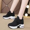 Mode Neu Frühling Sommer Stricken Mode Sneaker Damen Versteckte Absätze Freizeitschuhe Frau Atmungsaktive Plateau-Sneaker Keilabsatz Weiße Schuhe