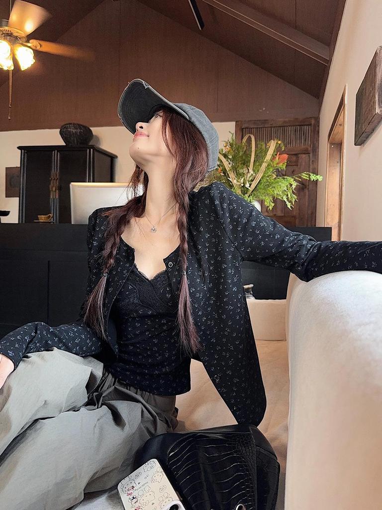 Retro Floral Camisole & Slimming Black Cardigan Set for Women - Early Autumn Layered Look