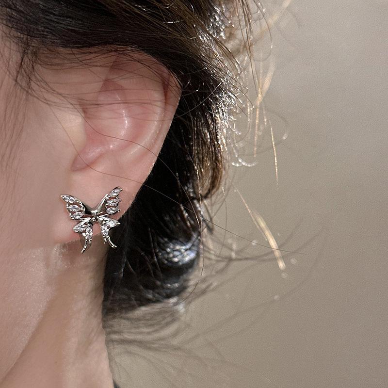 Exquisite Zirconia Butterfly Ear Clips No Piercing Needed High-end Sense Short Hair Ear Bone Clip Niche Light Luxury Women's Gift Earrings