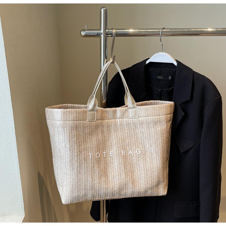 New soft durable vintage handheld large capacity premium texture soft durable outdoor handmade woven shoulder crossbody bag