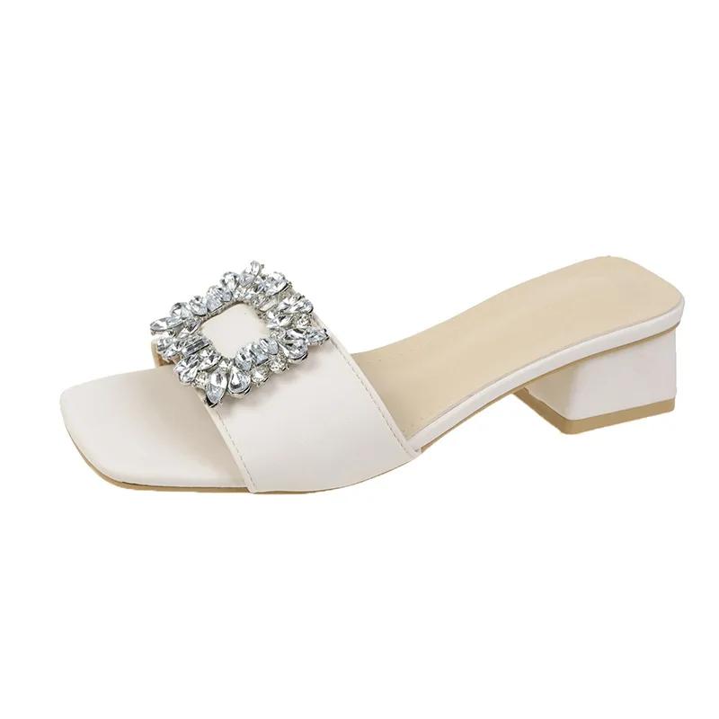 Fashion Slippers Women Luxury Rhiestone Ladies Flat Beach Shoes for Women Design Slide Female Slides Woman 2024 Summer Slipper Shoe