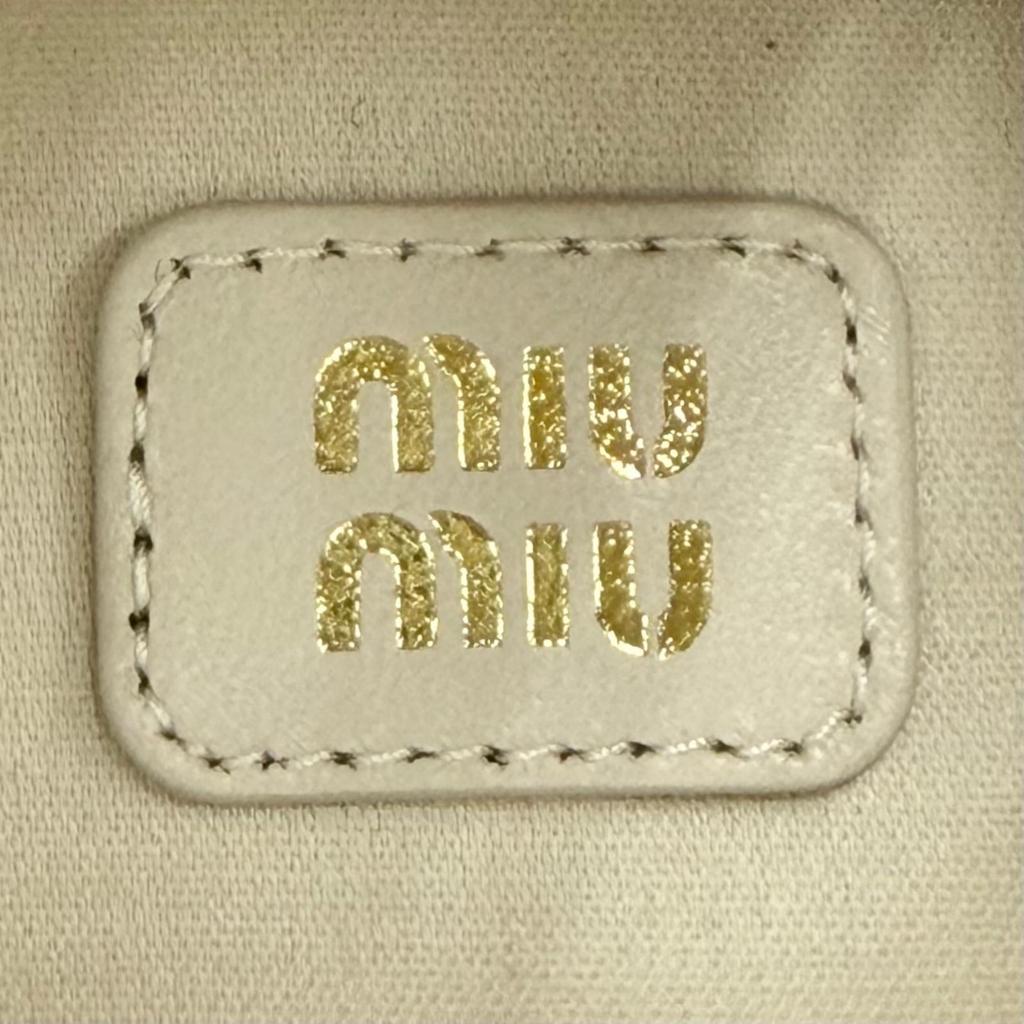 Ausgezeichneter MIUMIU Taschenanhänger beige Lammleder Damen 5TL527 Gebraucht