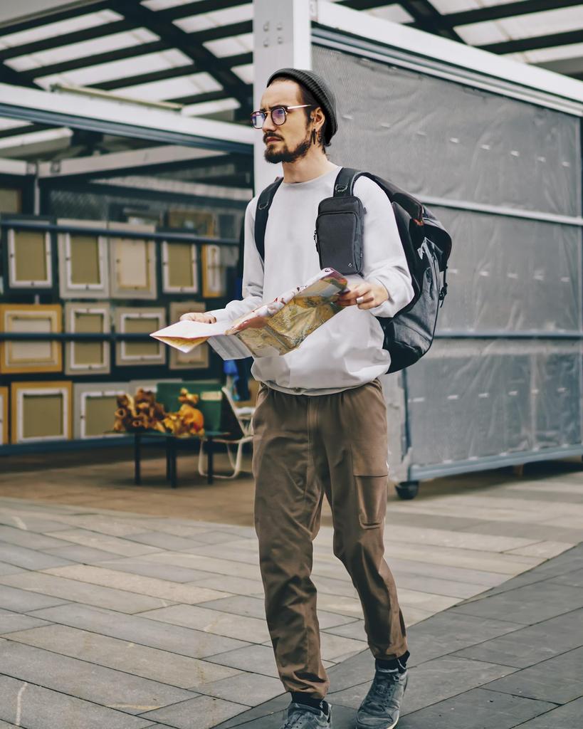 Spigen Klasden KD400 Shoulder Bag for Perfect for Everyday Outdoor and Black Smartphones, Use, Activities, Travel, (AFA07132)