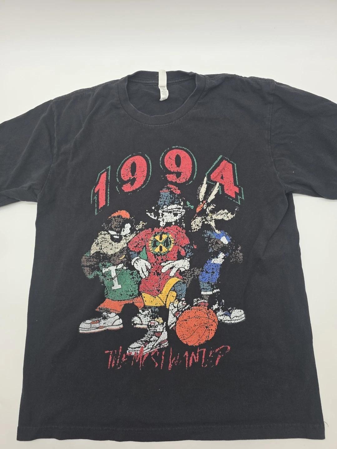 

Next Level Graphic T-shirt Mens Medium Black Looney Tunes.#40221 2XL
