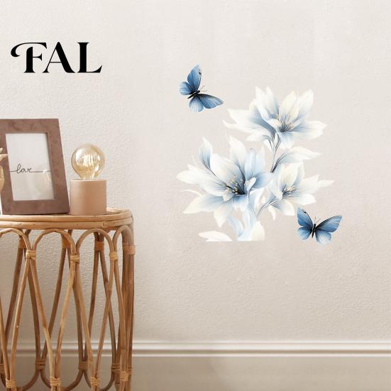 Adesivi Decorativi per Piastrelle del Bagno, Adesivi Murali Floreali Blu Lavati all'Inchiostro con Farfalle, Gigli Delicati da Staccare e Attaccare, Soggiorno Camera da Letto