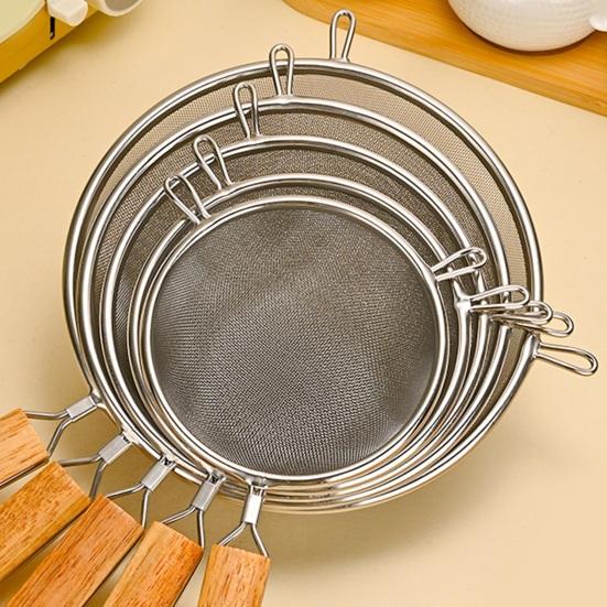 Stainless Steel Strainer with Wooden Handle Fine Mesh Sieve for Flour Sifting And Oil Filtering Multi-Size Kitchen Sifter