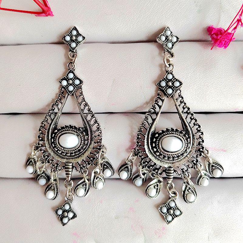 Retro Bohemian Rhinestone Tassel Earrings: Carved Water Drop Studs