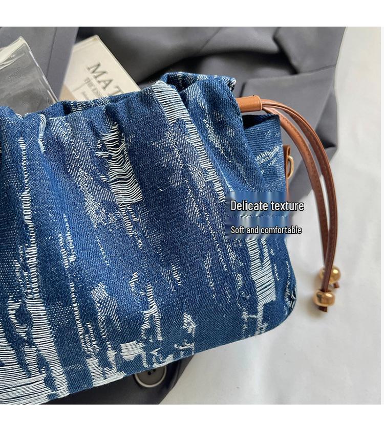 Silk Spring 2026 Stylish Chain Drawstring Bucket Bag - Women's Single Shoulder Crossbody Bag