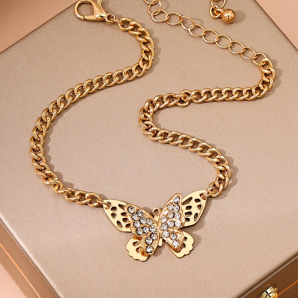 Modne bransoletki na kostkę dla kobiet