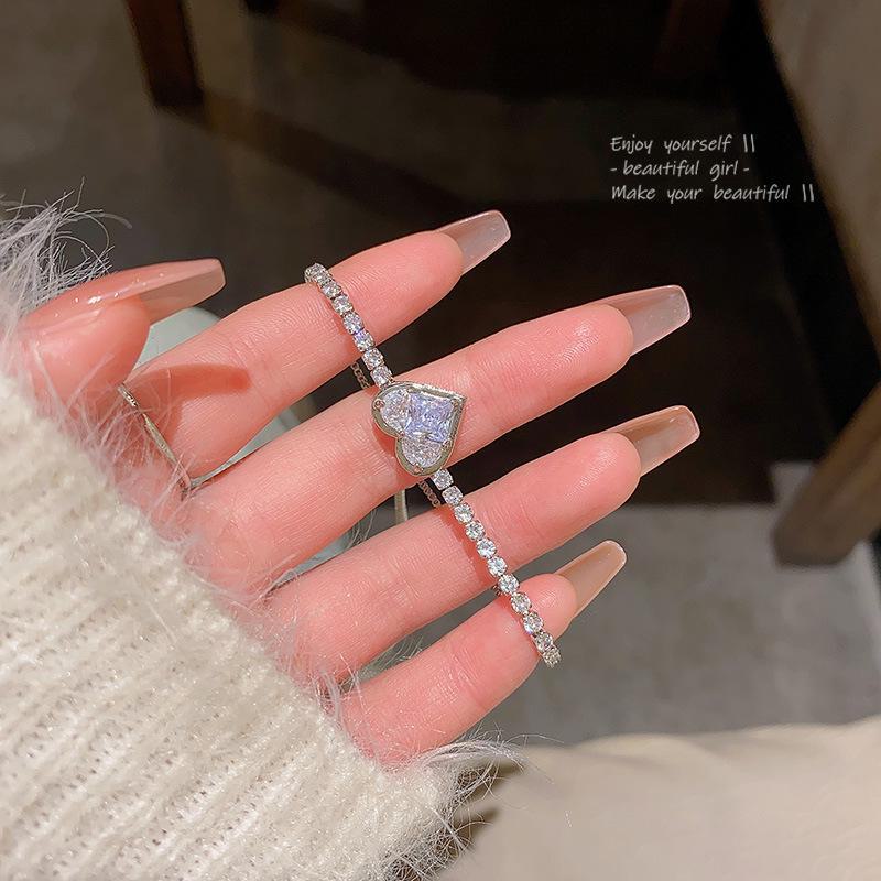 Brățară coreeană cu zirconiu Love: Design avansat, diamante strălucitoare, perfect pentru prietene și studente