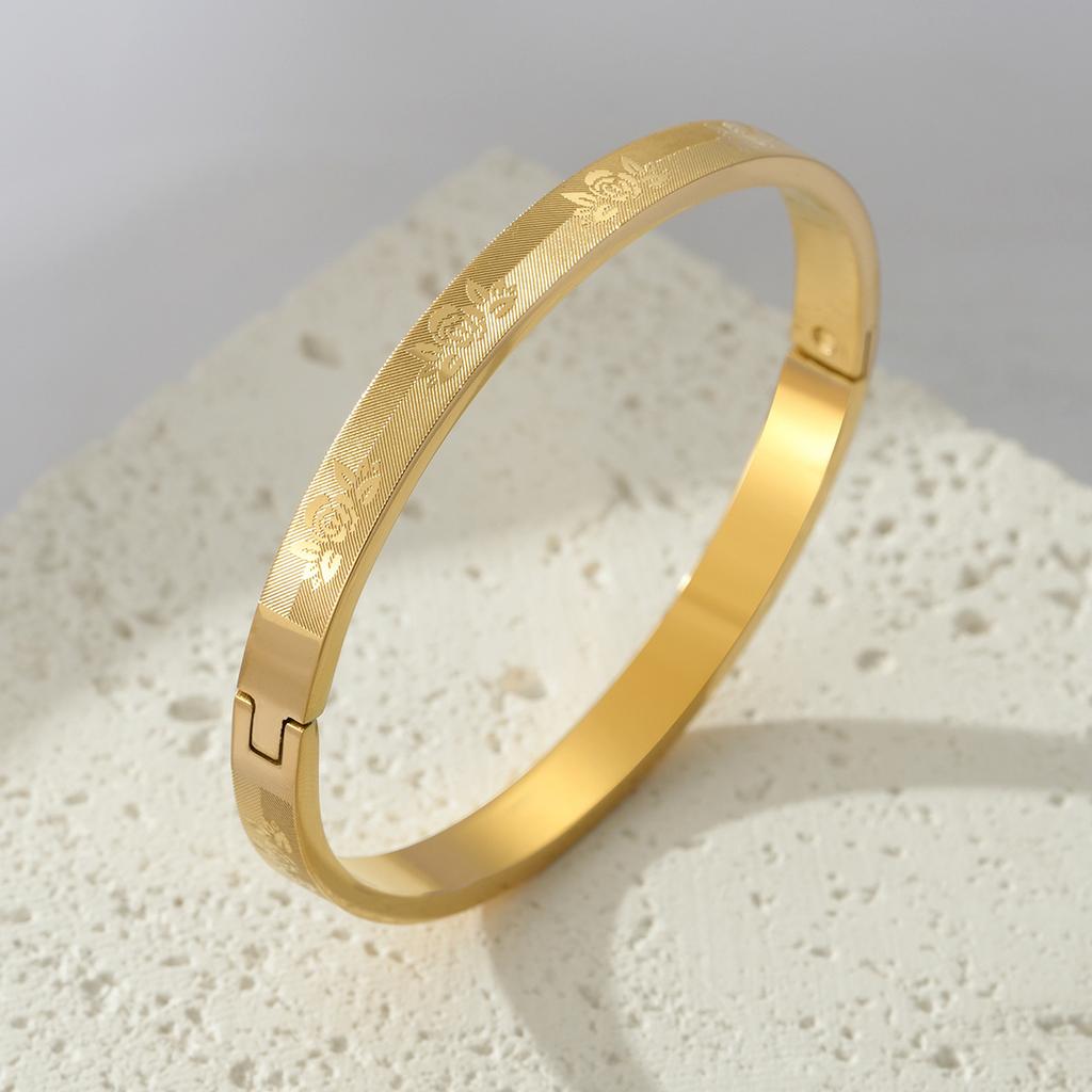New titanium steel bracelet creative corrosion English flower egg buckle couple bracelet stainless steel decoration