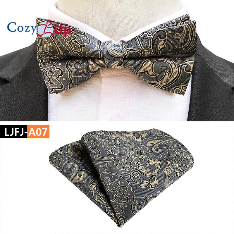 Costum Din Două Piese Papion Paisley Și Batista De Buzunar