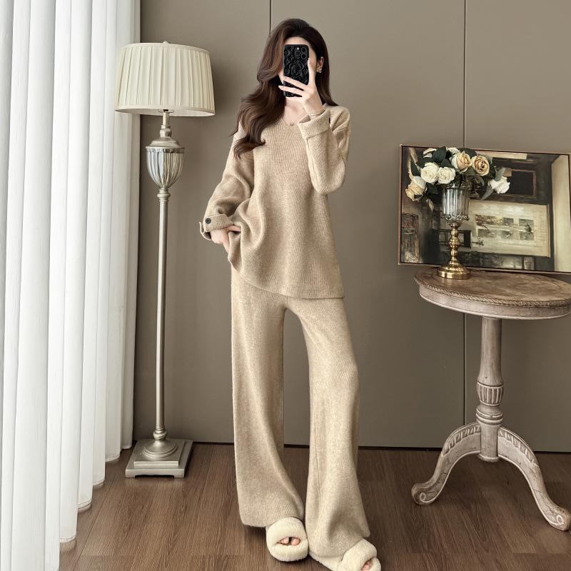 

High-End Knit Sweater Set: V-Neck Top & Straight-Leg Pants for Autumn/Winter Extra Large