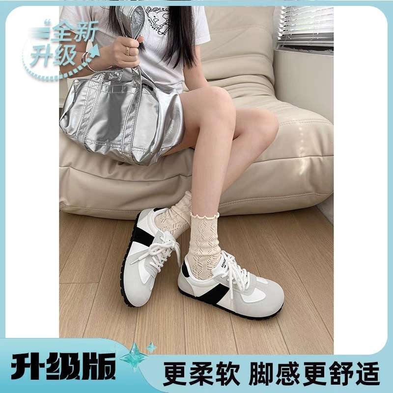 

White retro fashion versatile flat-bottomed German training shoes women s 2025 new summer lightweight soft-soled Forrest Gump sports shoes 99