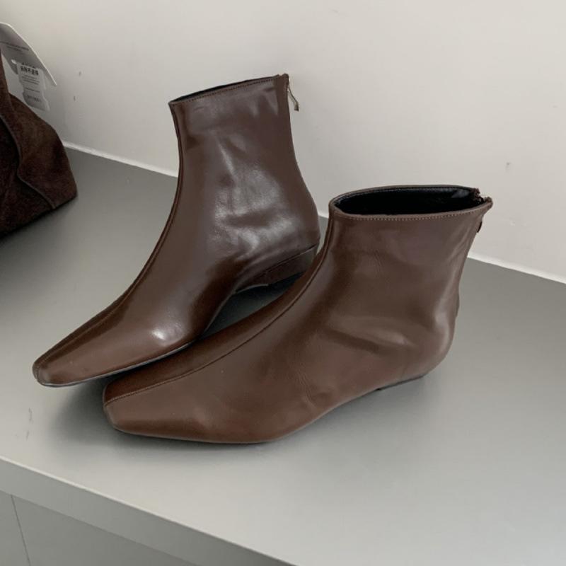 European station temperament thick heel thin short boots women's 2025 autumn and winter versatile Martin boots French small square head small a