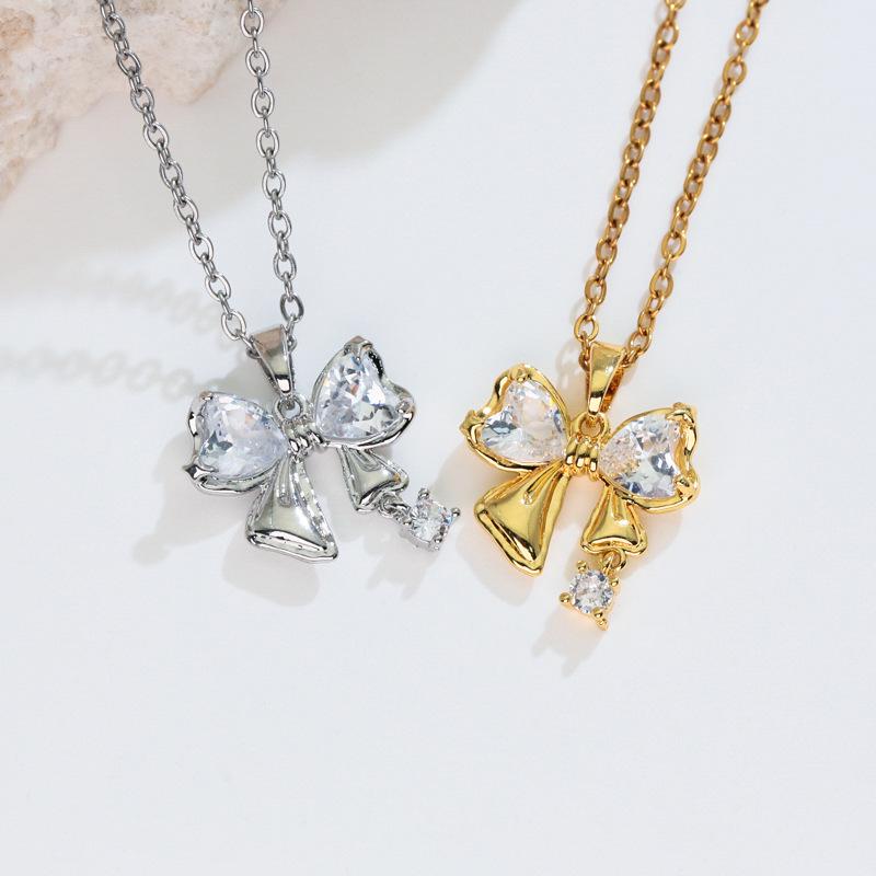 Internet Celebrity Style: Women's Sweet Bow Zirconia Necklace - Niche Design & Elegant Clavicle Pendant