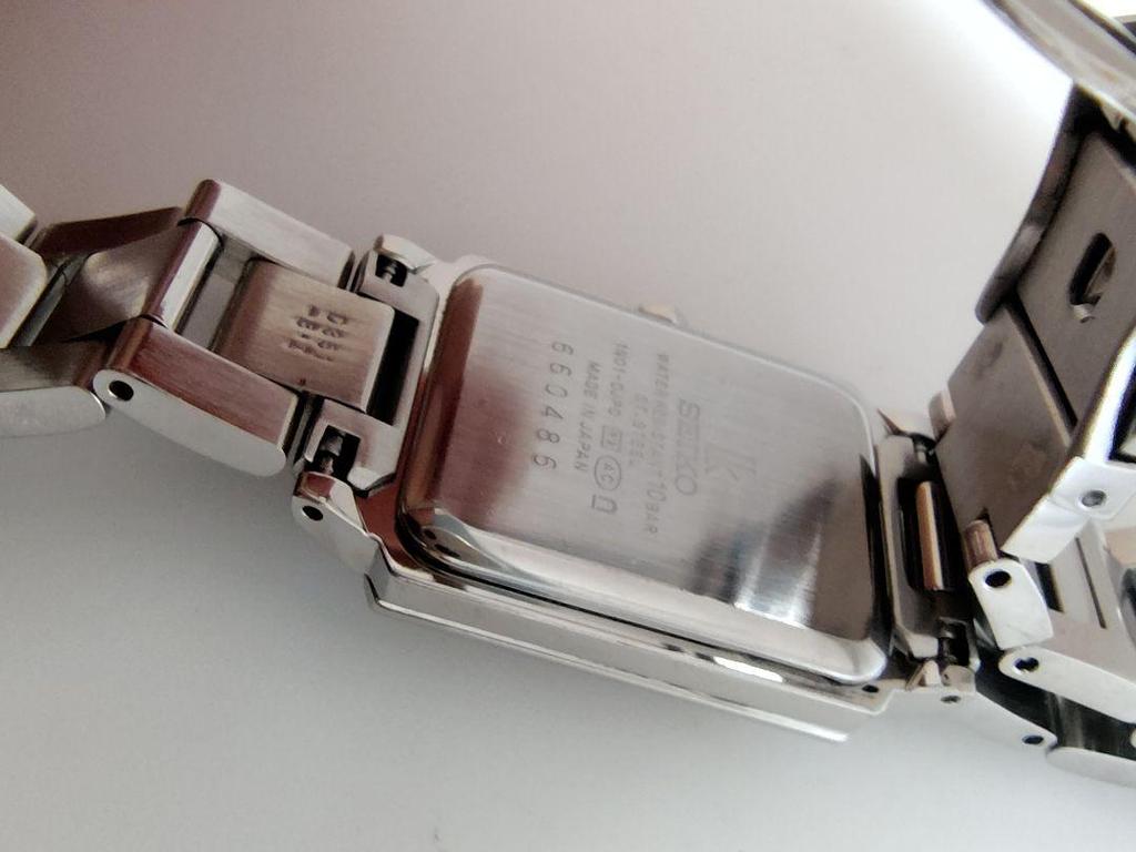 [USED] Battery Replaced, Rare Seiko Lucia 8-piece Diamond Watch with Mother-of-pearl Dial
