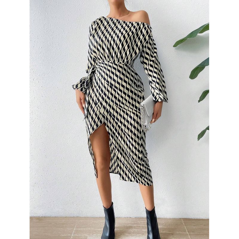 

Spring & Fall New Arrival Fashion One-Shoulder Cold-Shoulder Wave Pattern Print Mid Length Long Length Waist-Tight Split Long Sleeve Dress Women Black stripes on white background(Figure) 2XL
