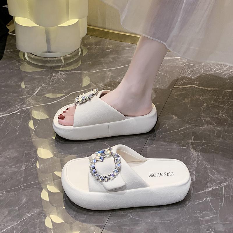 

Summer fashion rhinestone cool slippers women s outer wear 2025 new niche black small man height increase thick bottom one-word drag 40