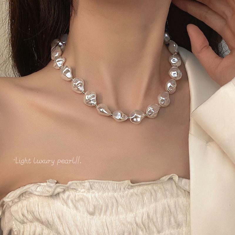 French Retro Pearl Necklace Female Niche Design High Sense Irregular Collarbone Chain Temperament Neck Chain Accessories