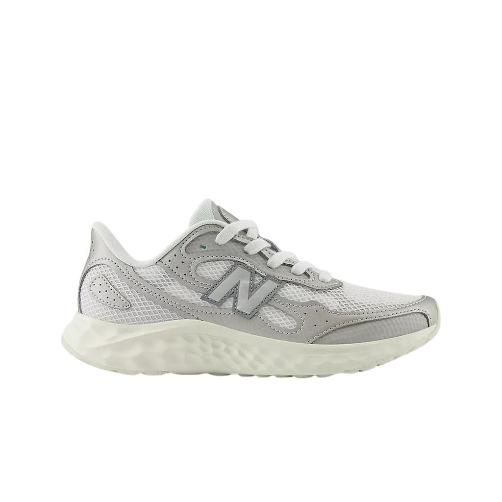 (w) New Balance Fresh Foam Arishi V4 Silver Metallic White - D Wide