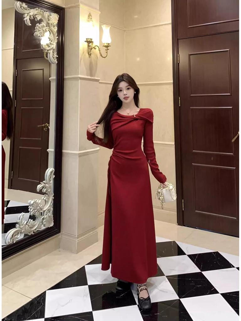 Elegant Red Knitted Waist-Cinched Dress for Women - Autumn/Winter 2026 