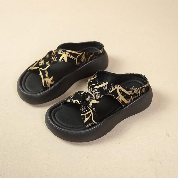 Muffin dicksohlige coole Hausschuhe Damen Sommerbekleidung 2025 neuer nationaler Stil mit Rockstickerei lässiger Strand Ein-Wort-Schlepper
