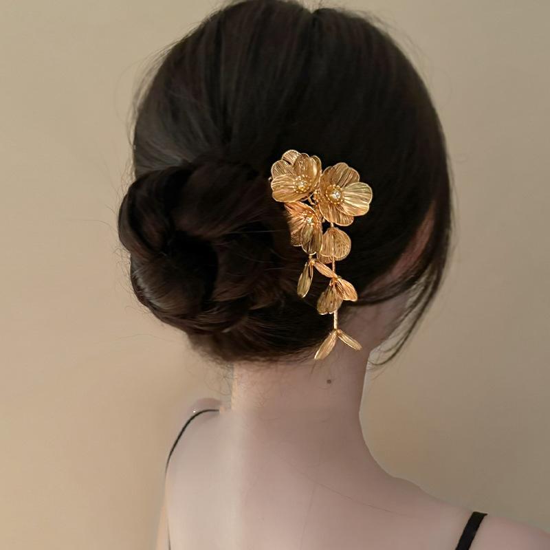 Metal flower with diamond fringed hairpin, sweet and light luxury hairpin on the back of the head, new Chinese high-end hair accessories for women