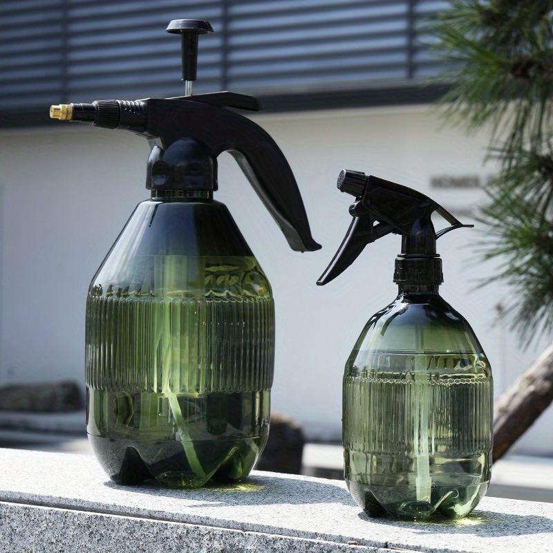 Large Capacity Plastic Handheld Mist Spray Bottle - Adjustable Nozzle, Easy-to-Use Watering Can for Gardening & Home Use