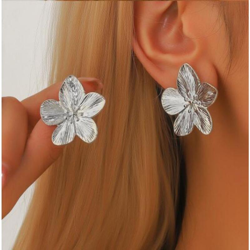 

European and American Golden Flower Earrings, Retro Five-petal Flower Earrings, Stud Earrings, Niche High-end Earrings, Women срібний