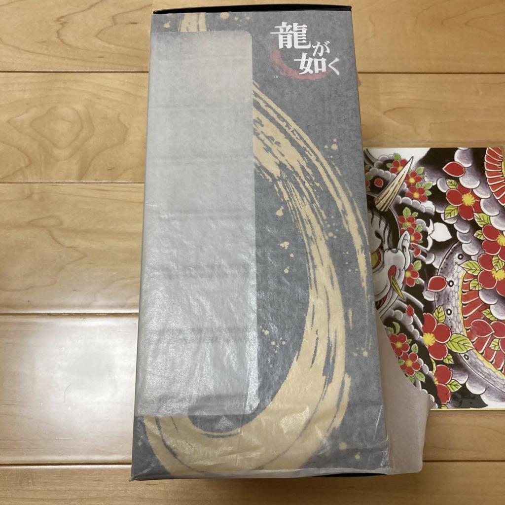 [USED] Yakuza Goro Majima figure with mini folding screen