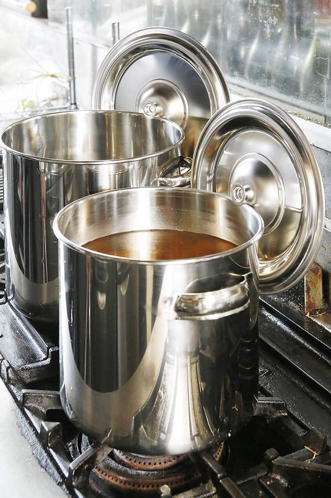 EBM Kitchen Pot 22cm with Plate 18-8 Pot/dish