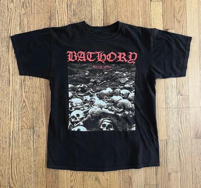 Koszulkę z albumem Requiem zespołu Bathory Unisex Wszystkie Rozmiary TU698