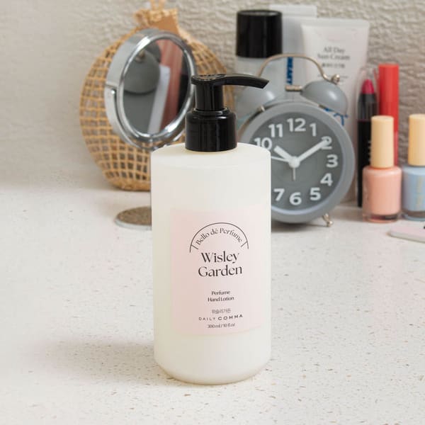 Daily Comma Bello De Parfum Hand Lotion Wisley Garden 300 Ml