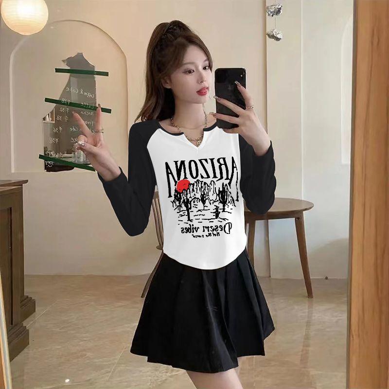 Long-sleeved T-shirt for Women, A Korean-style Top for Autumn and Winter, with A V-neck Base Layer Worn Inside