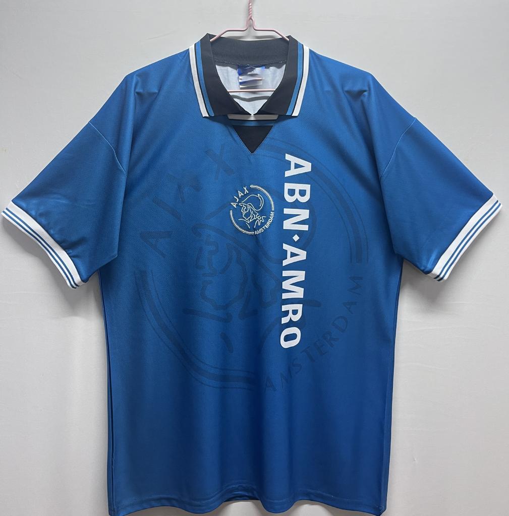 Source: Retro football uniform: Brazil-Real Madrid-Manchester United nostalgic version short-sleeved jersey
