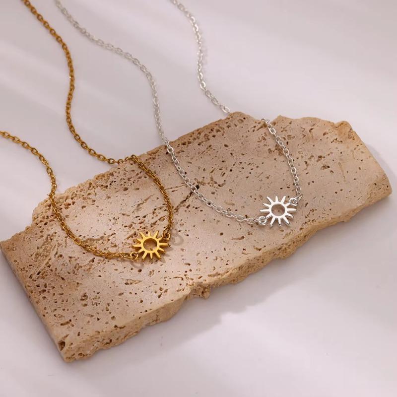 Simple and versatile sunflower collarbone chain titanium steel k gold non-fading necklace jewelry