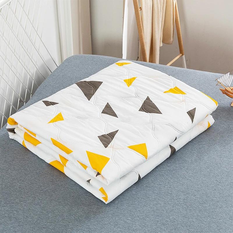 Factory Price Silk Blanket Silky Cooling Thin Quilt Summer Blanket Can  Machine-wash Single/Queen/King Size